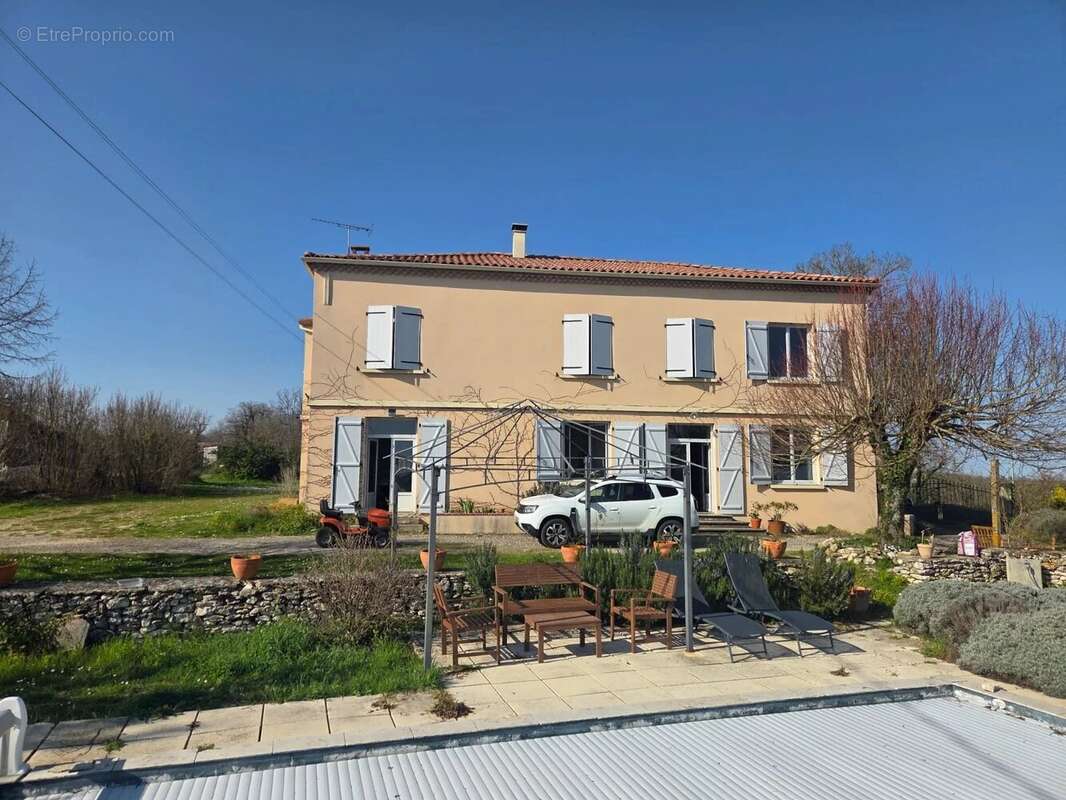 Maison à MONTPEZAT-DE-QUERCY