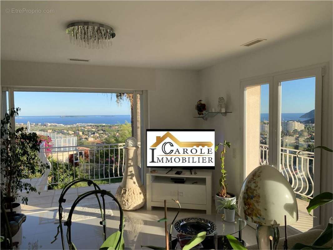 Maison à MANDELIEU-LA-NAPOULE