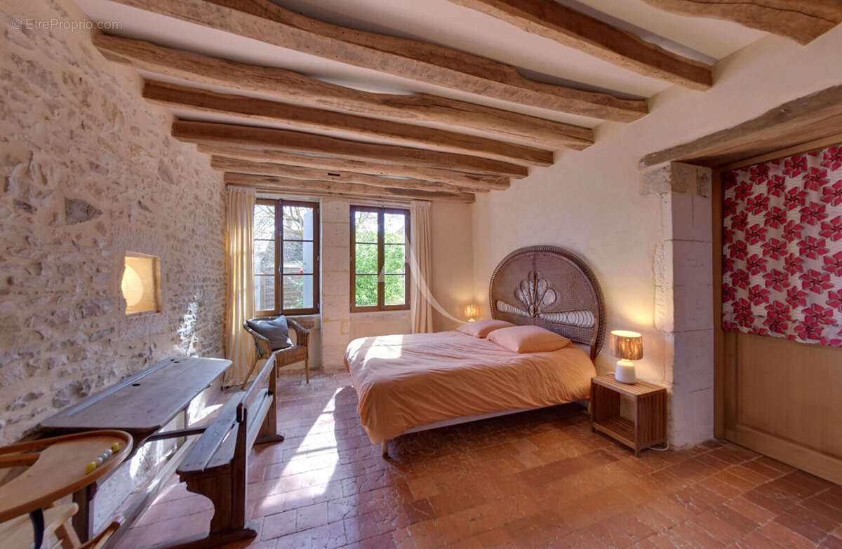 Maison à SOUGERES-EN-PUISAYE