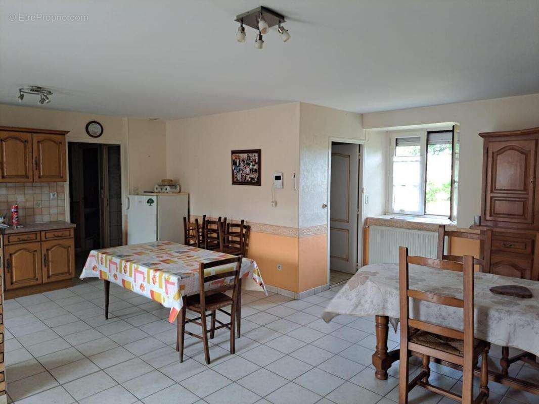Maison 92 m² à Saint-Meen-Le-Grand  - photo 2