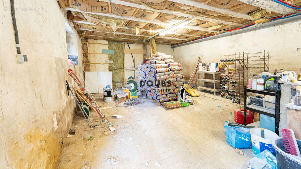 Maison à GUYANS-VENNES