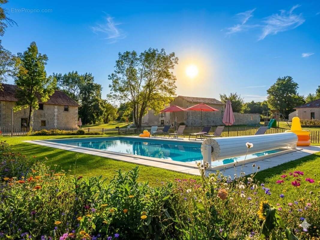 Charmante propriété avec plusieurs habitations dans le Périgord-Vert - photo 2