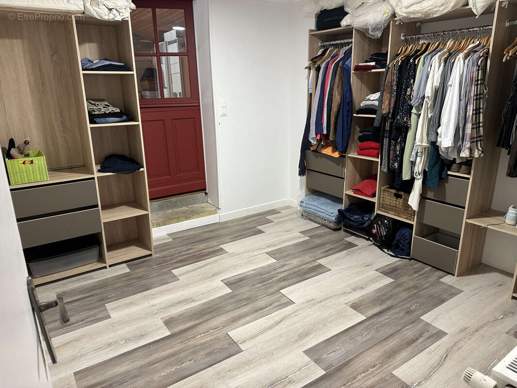 Maison à SAINT-MEME-LES-CARRIERES