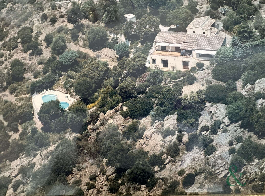 Maison à BORMES-LES-MIMOSAS