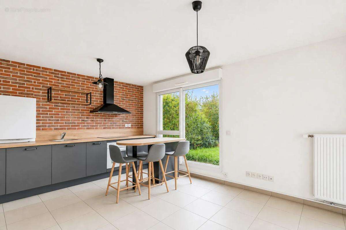 Charme moderne à Vénissieux avec jardin - photo 4