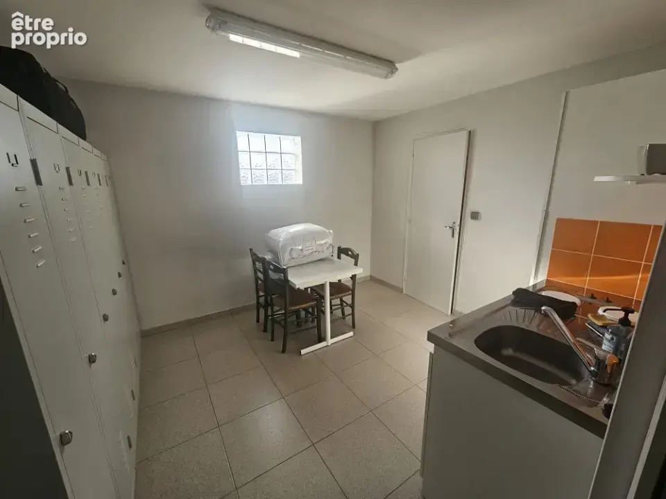 Local Commercial - photo 3