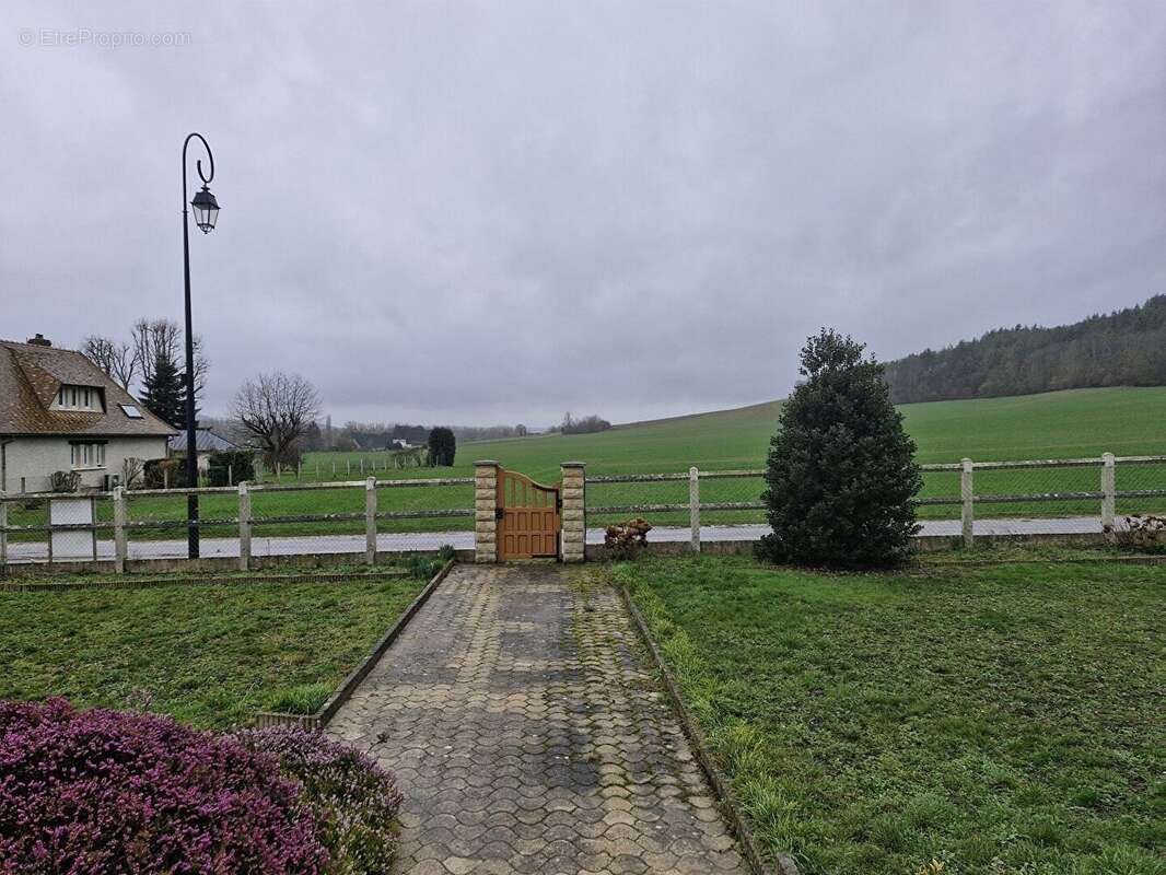 A 6 ' de gasny/ commoditees et ecole sur place - photo 12