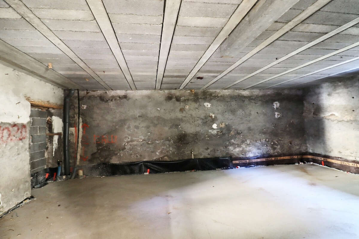 Appartement à LA TOUR-DE-SALVAGNY