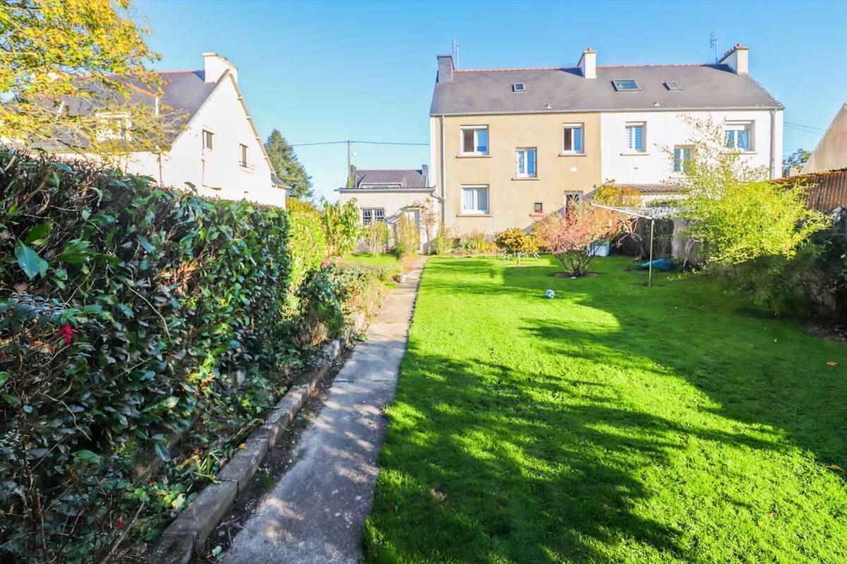 Maison à CARHAIX-PLOUGUER