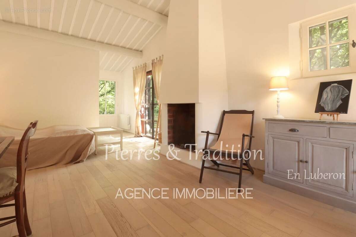 Maison à ROUSSILLON