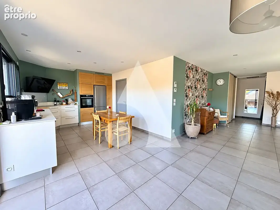 Chambery bissy appartement t4 avec terrasse , garage et stationnements - photo 8