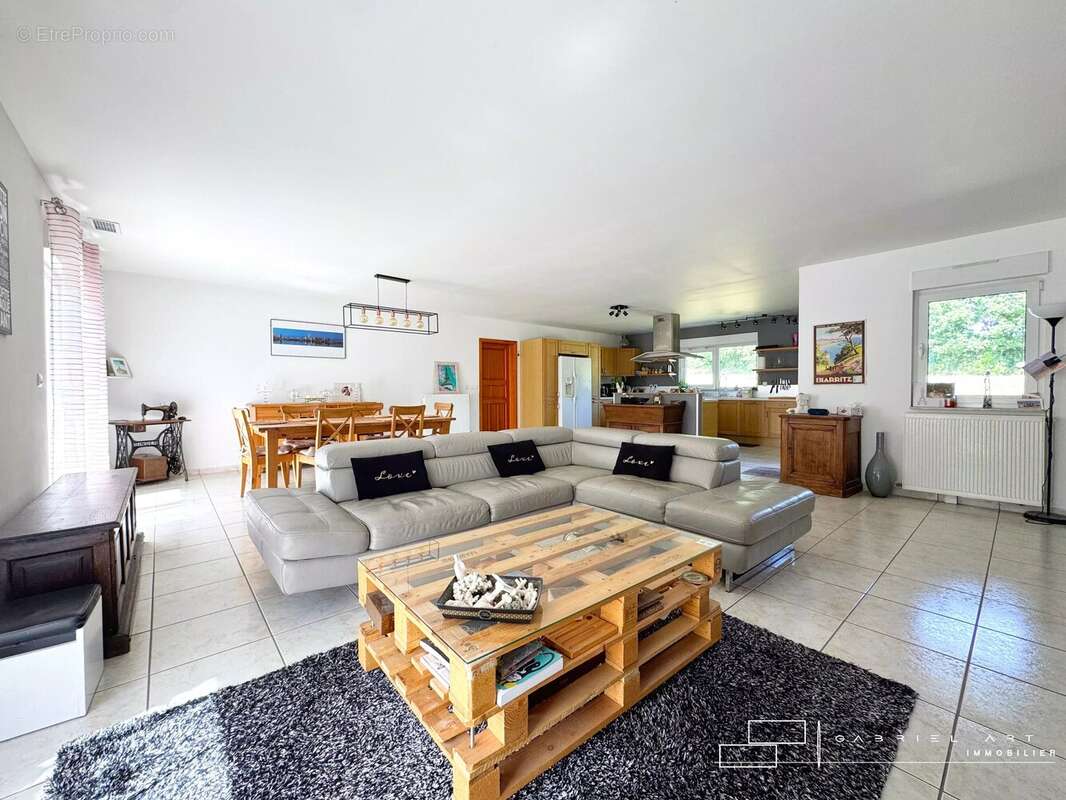 Maison 160 m² à Preignan  - photo 3