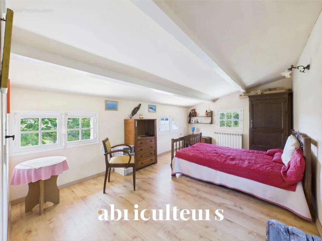 Lambesc – Propriété de charme en campagne - photo 18
