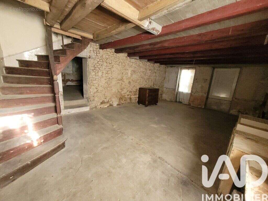 Maison 175 m² à Saint-Lin  - photo 2