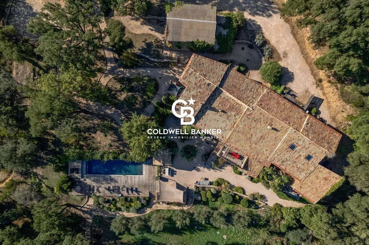 Maison à LA GARDE-FREINET