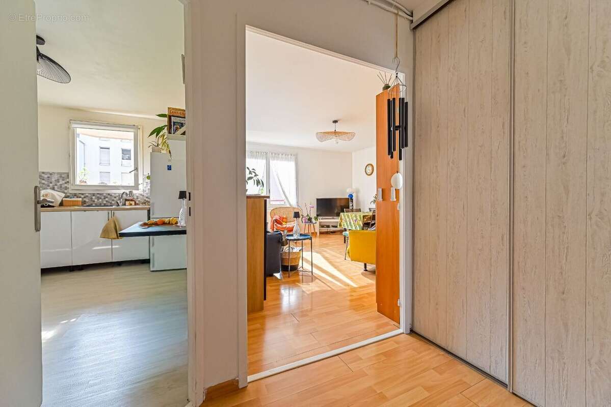Appartement 68 m² à Creteil  - photo 9