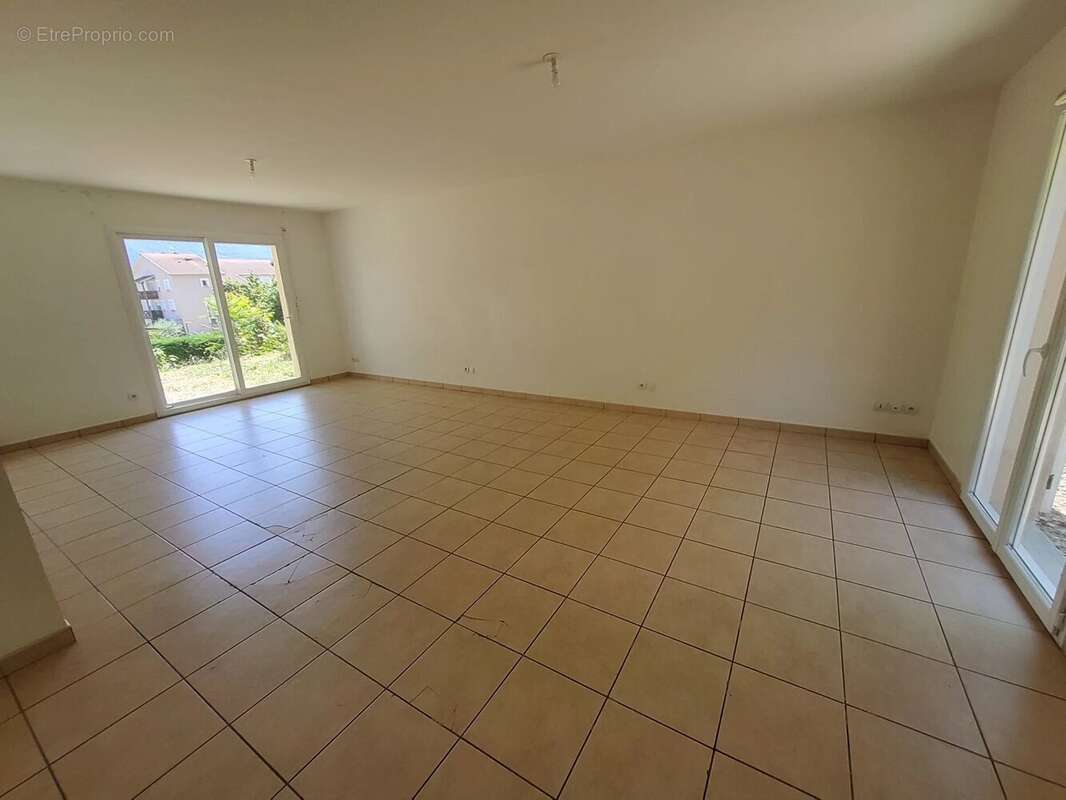 Vinay – Maison T4 de 95 m² avec garage, terrain de 646 m² - photo 3