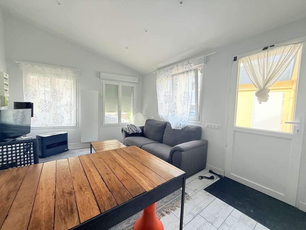 Appartement à CHILLY-MAZARIN