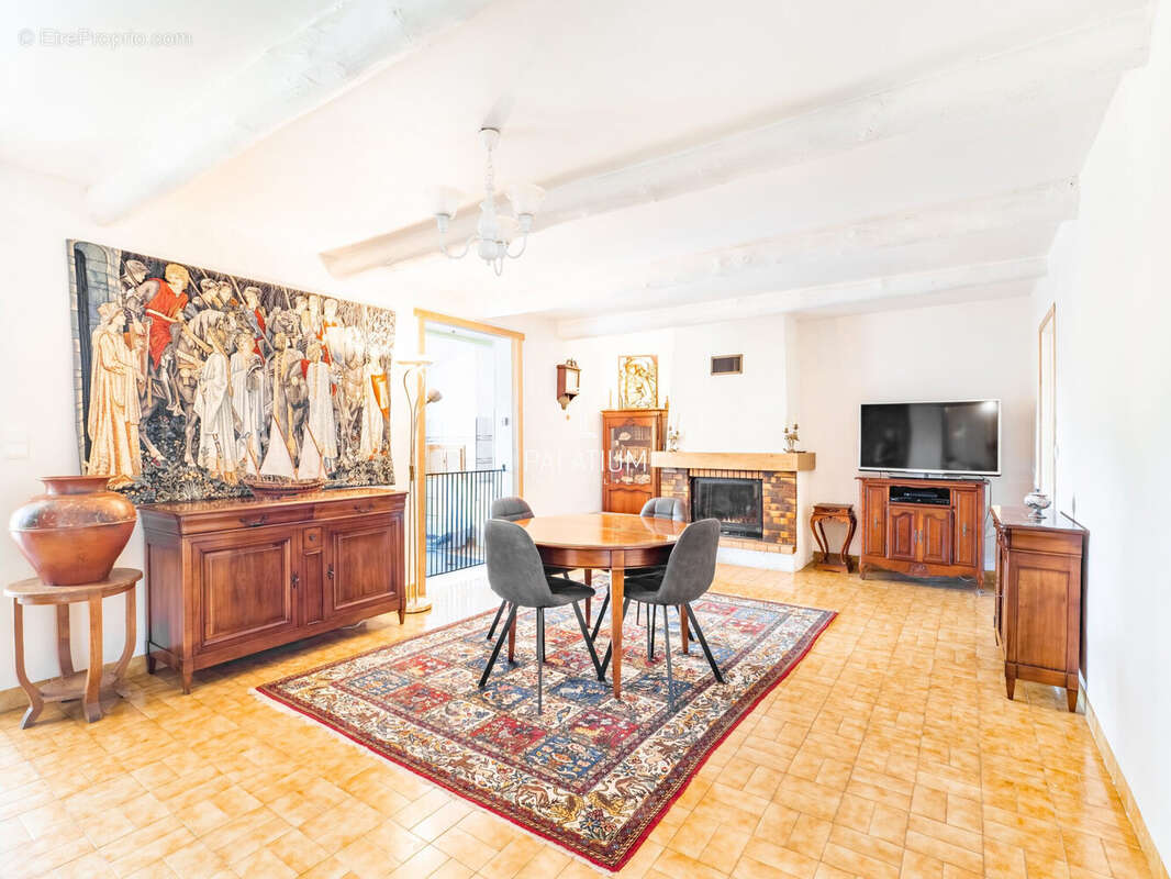 Maison à VALENSOLE