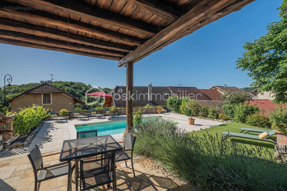 Authentique propriété de caractère 9 pièces de 362 m2 au cœur du Bugey - photo 4