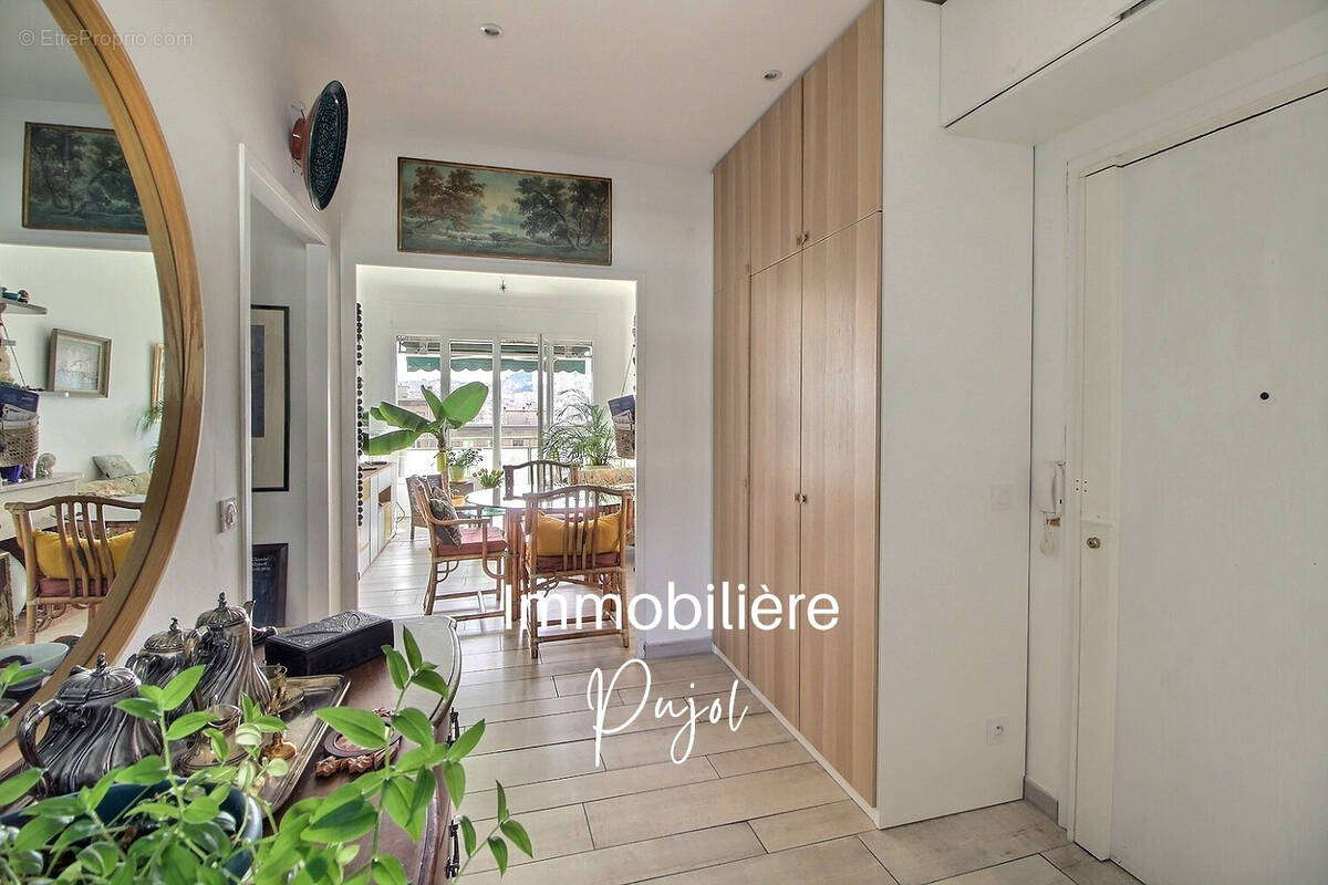 Appartement à MARSEILLE-2E
