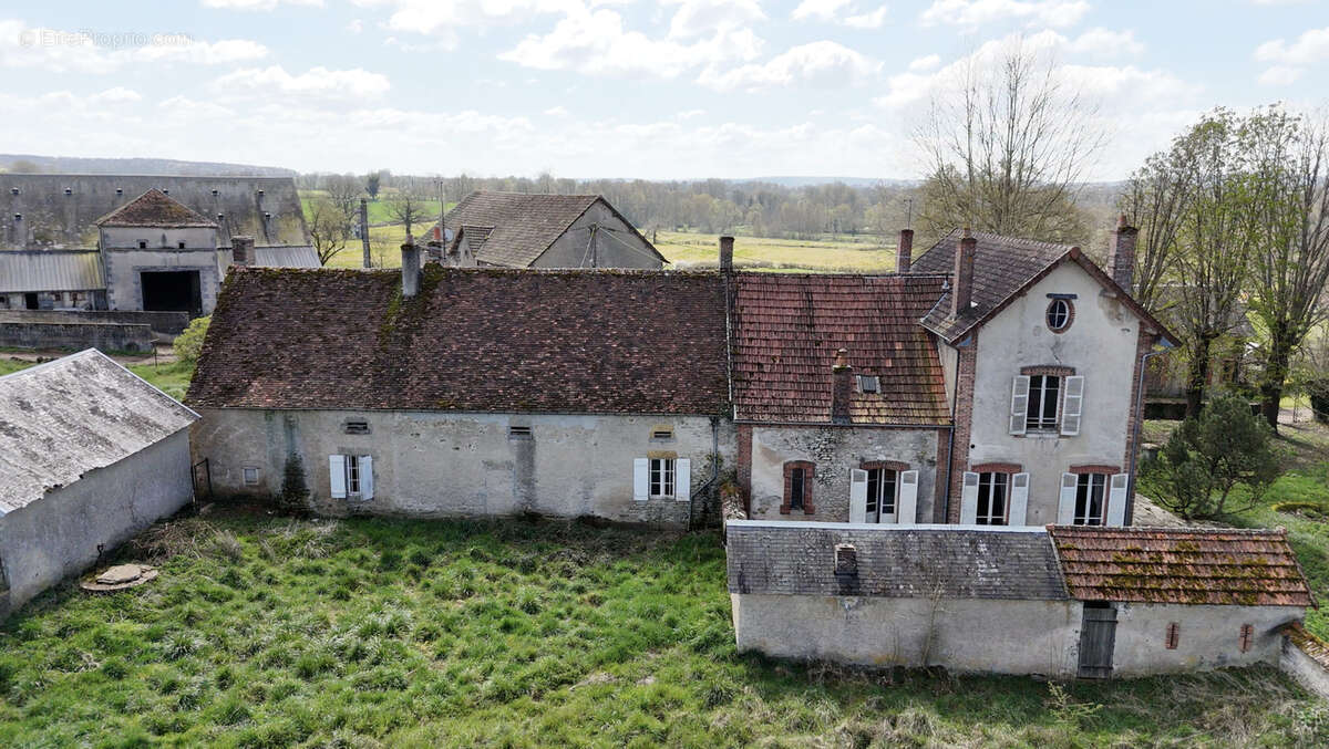 Maison à CHATILLON-EN-BAZOIS