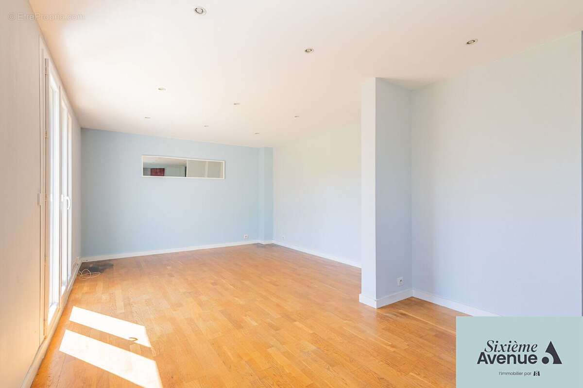 Appartement à CHILLY-MAZARIN