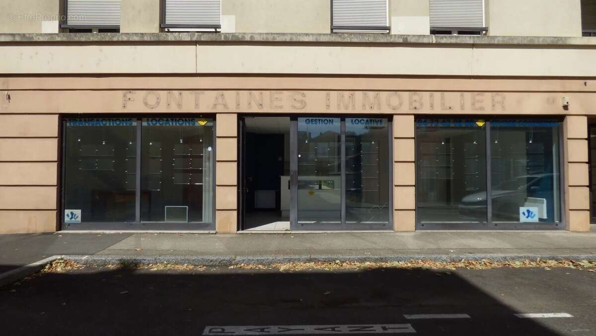 Commerce à FONTAINES-SUR-SAONE