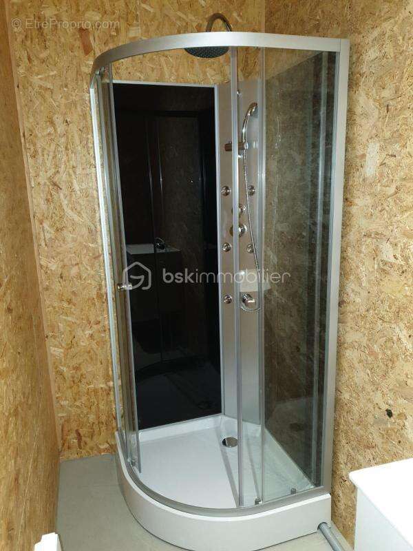 Commerce à COURLON-SUR-YONNE