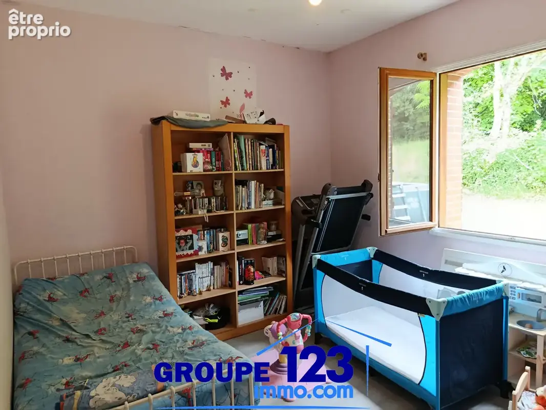 Superbe maison de maçon de 266 m2   Idéal famille ou projet d'accueil   Terrain 3 000 m2 avec vue - photo 8