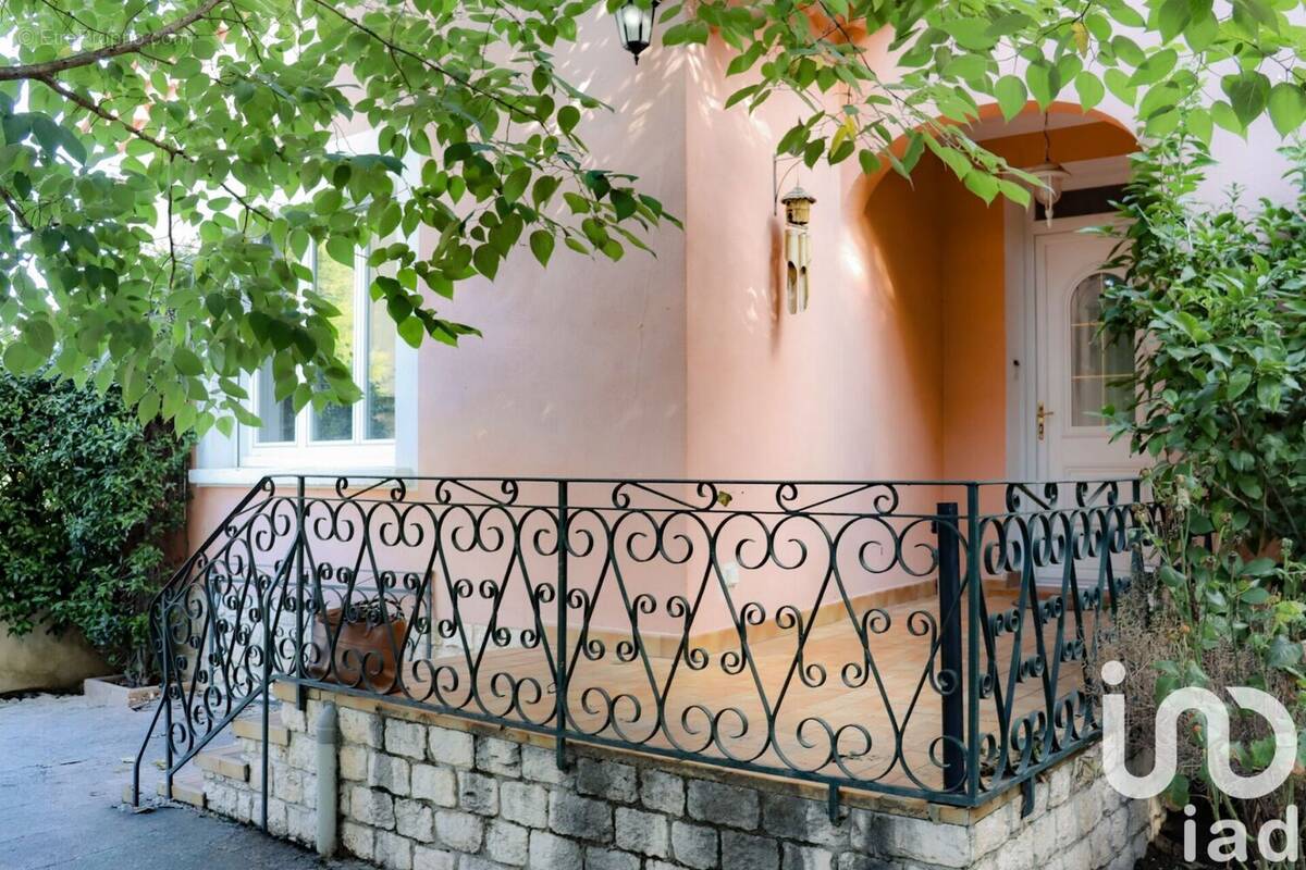 Photo 1 - Maison à L&#039;ISLE-SUR-LA-SORGUE