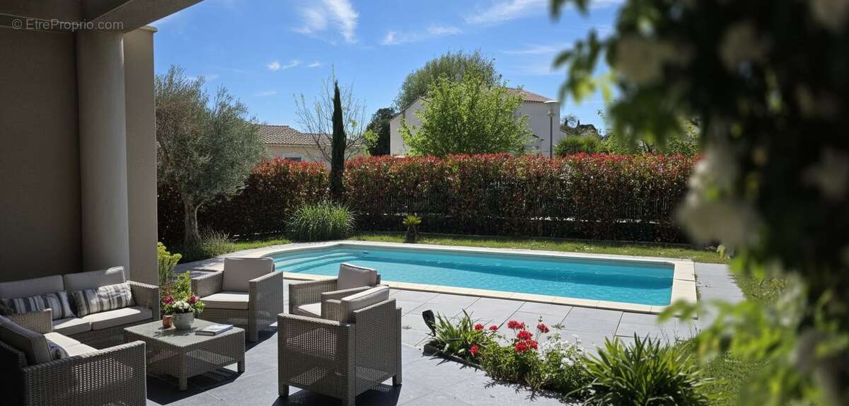 Maison à SAINT-LAURENT-DES-ARBRES