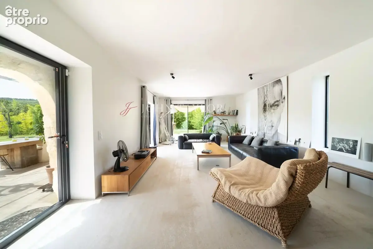Superbe maison en pierre avec piscine à Vaugines - photo 7