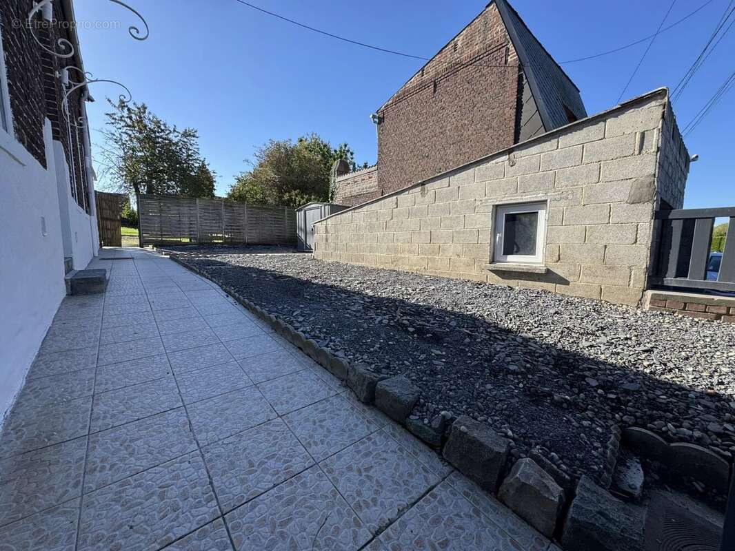 Maison à NEUVILLE-SUR-ESCAUT