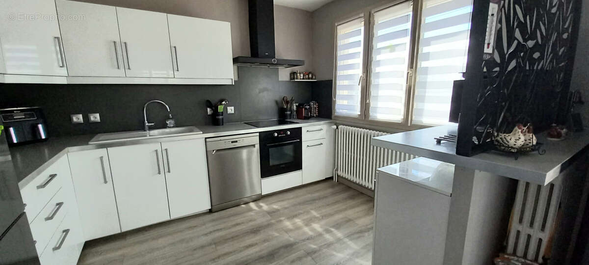 Maison à SAINT-ROMAIN-DE-JALIONAS