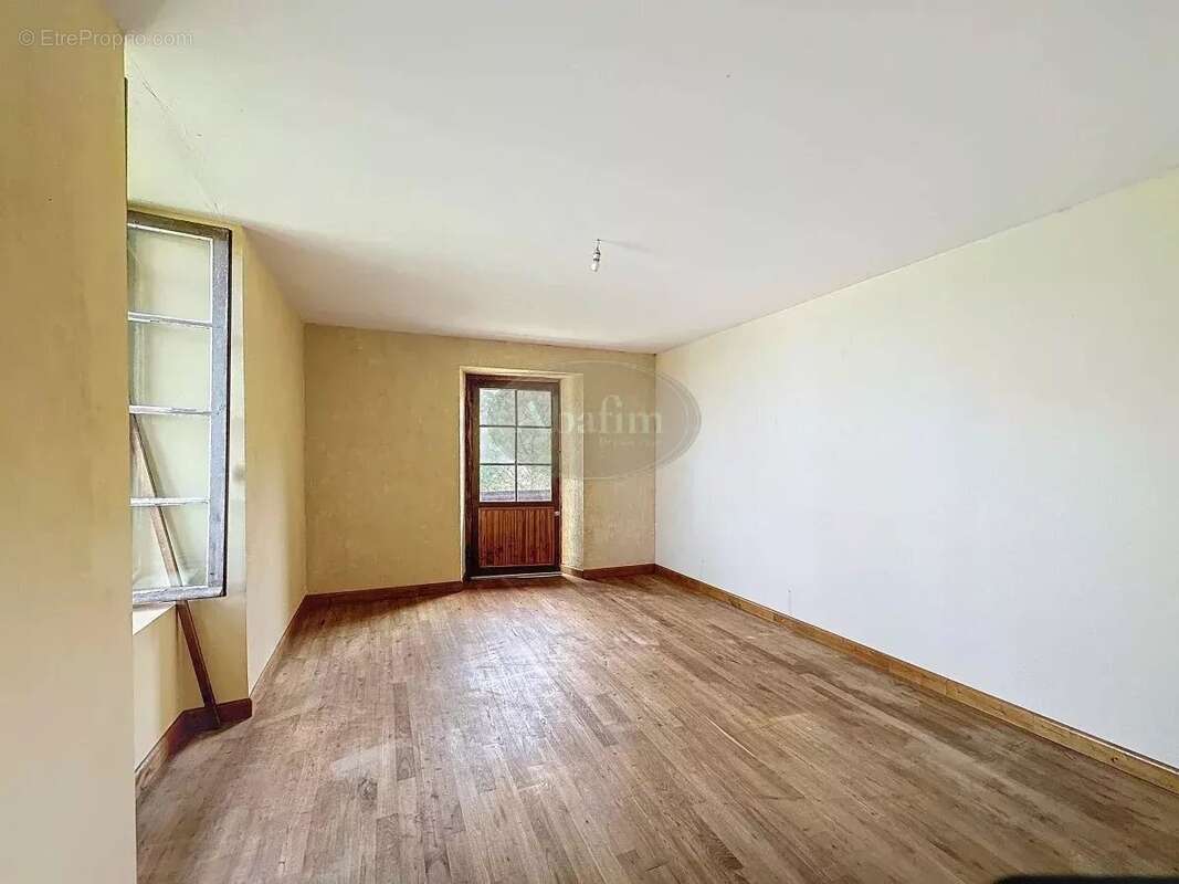 Maison à MONLEON-MAGNOAC