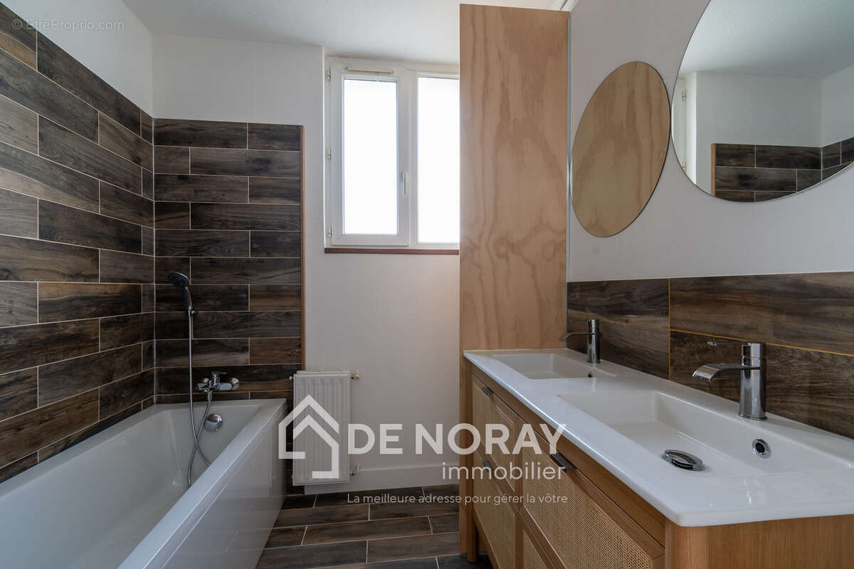 Maison à SAINT-CYR-SUR-LOIRE