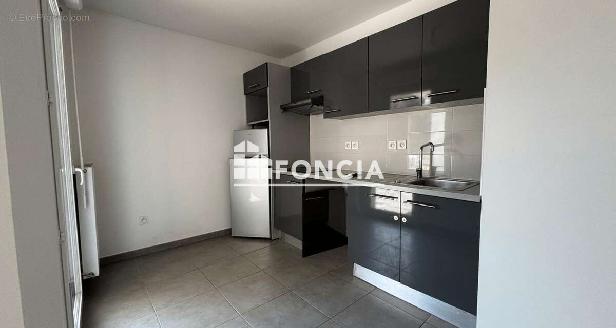 Appartement à BEAUZELLE