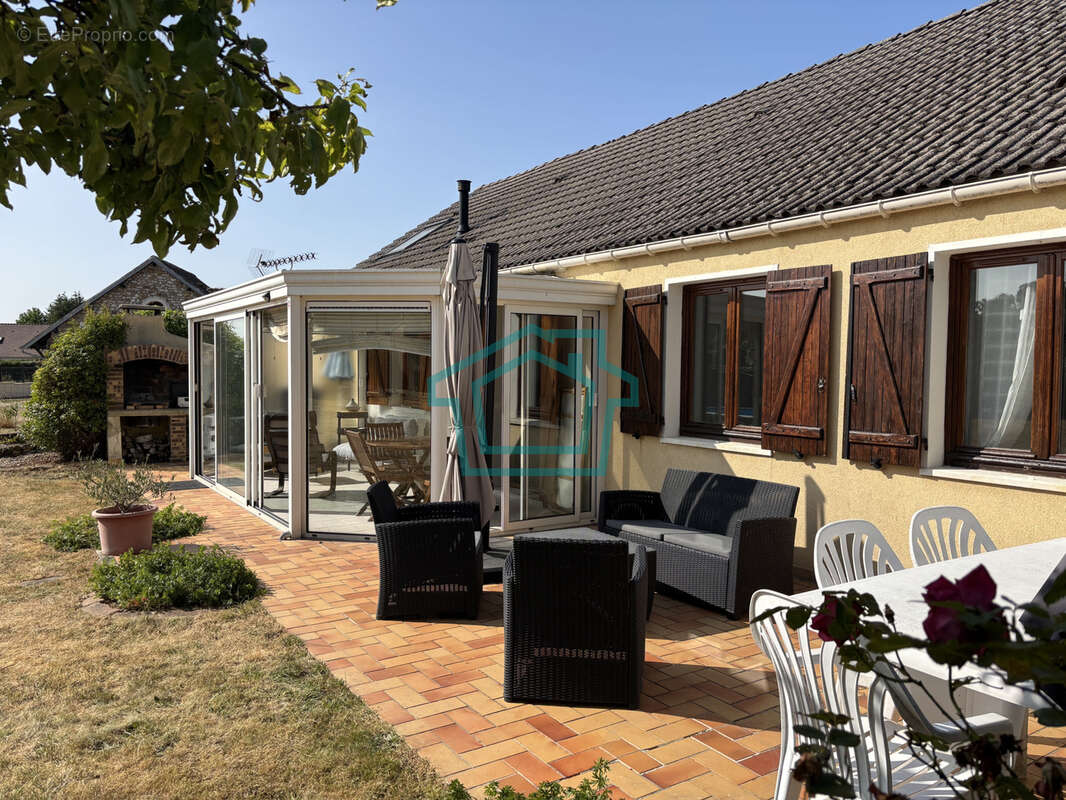 RARE SUR LE SECTEUR - Maison de plain-pied - 4 chambres sur 1 000 m2 de terrain - Entre Thoiry et Septeuil - photo 15
