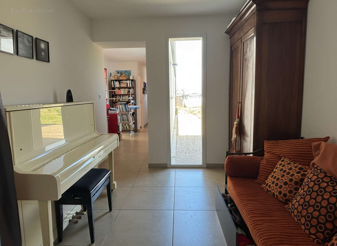 Maison à SAINT-LAURENT-DE-LA-PREE