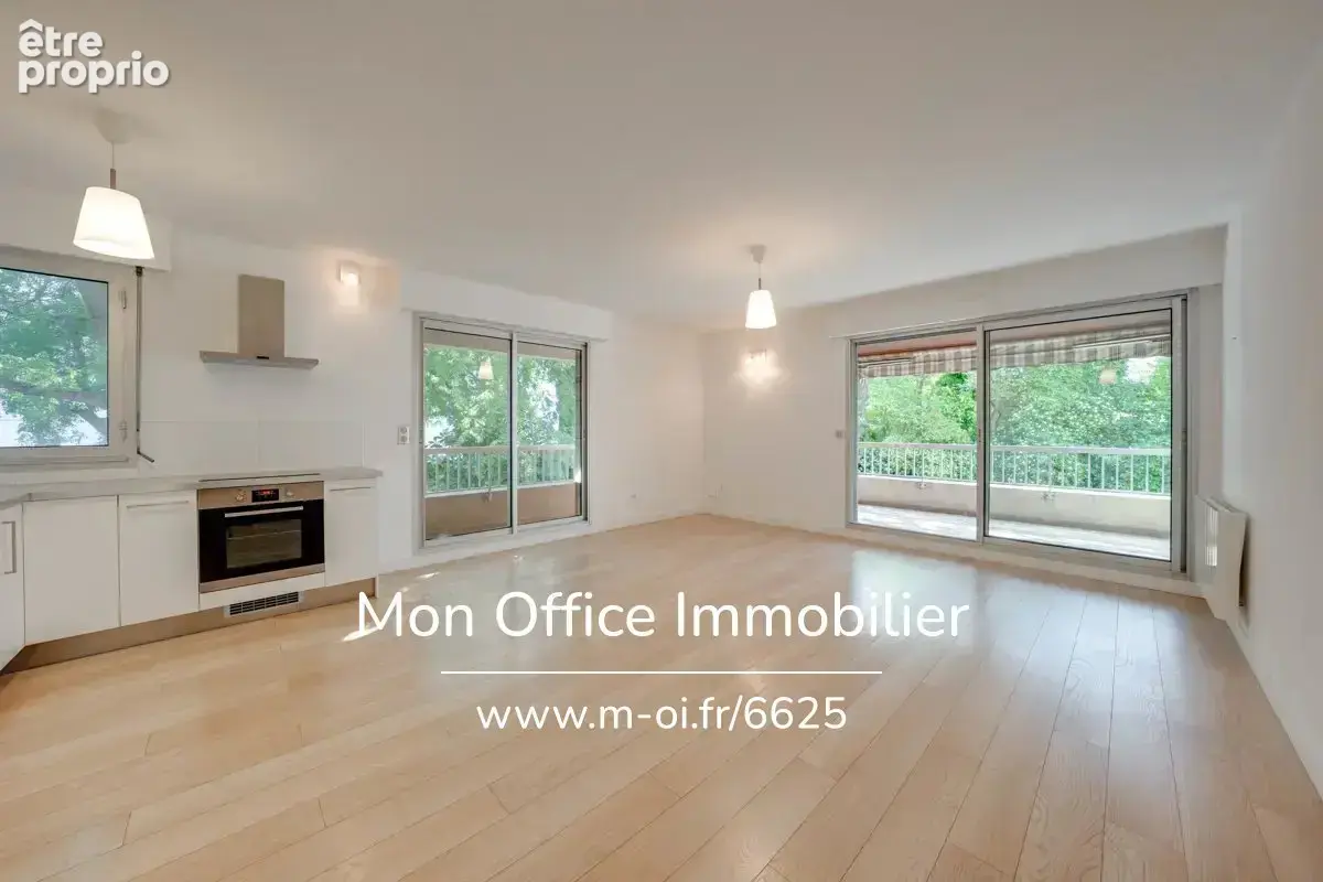 Référence : 7225-CLA - Appartement 2 pièces avec terrasse et box dans le 8e arrondissement de Marseille - photo 3