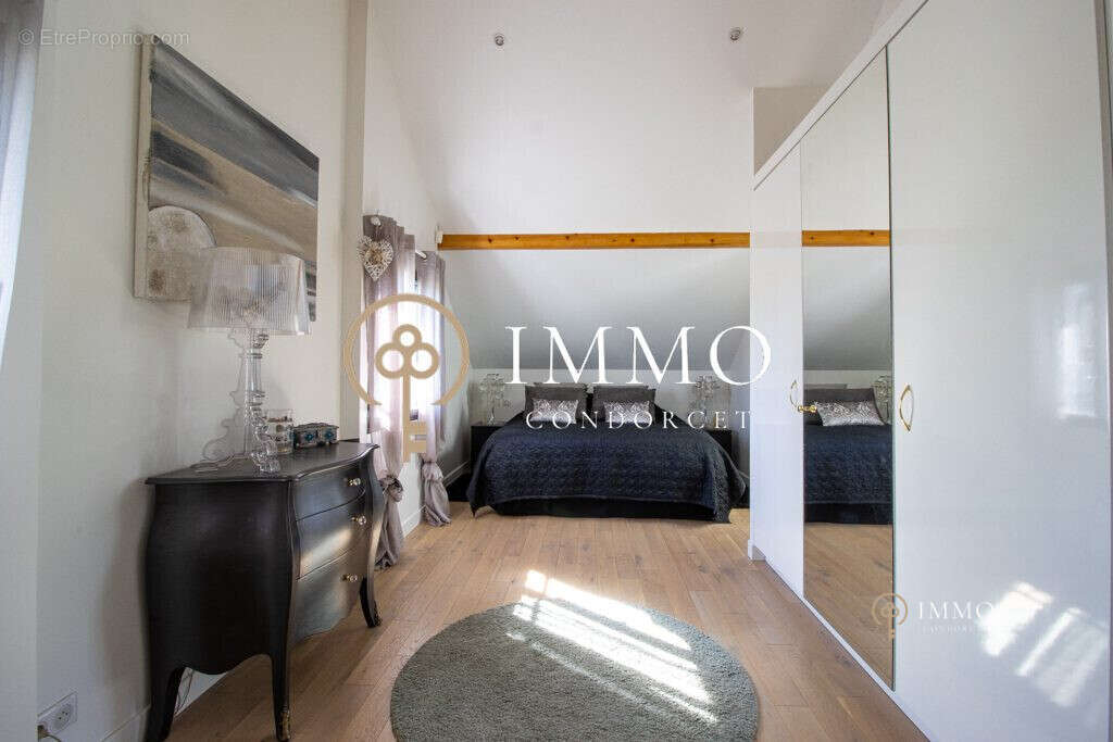 Maison à L'HAY-LES-ROSES