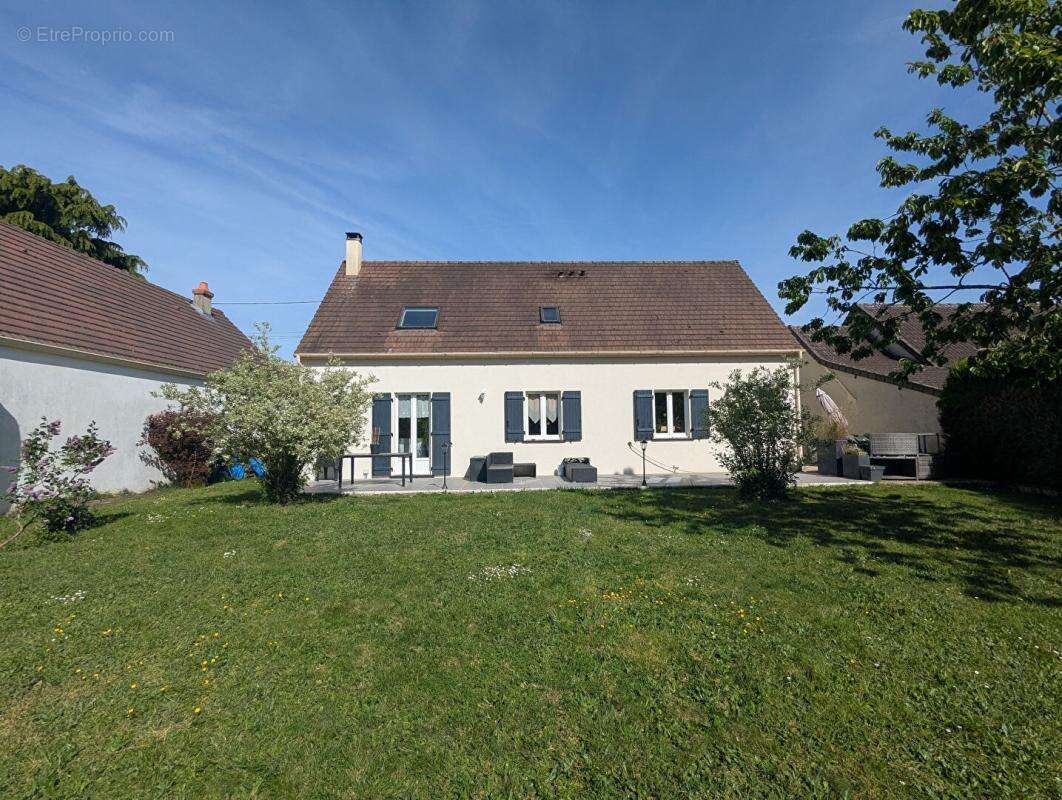 Propriété 145m2 4 chambres économe en énergie - photo 2