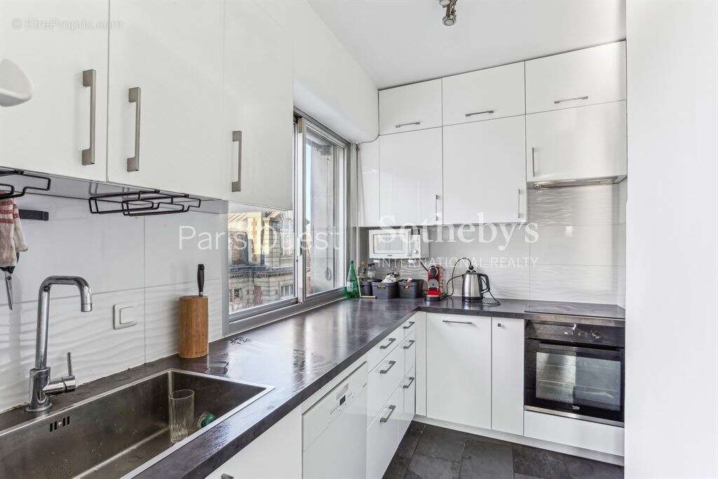 Appartement à NEUILLY-SUR-SEINE