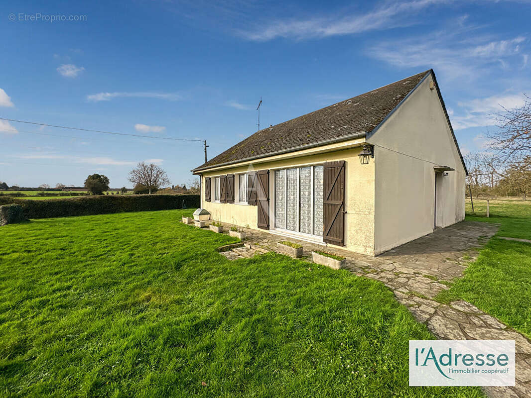 Maison à LA FEUILLIE