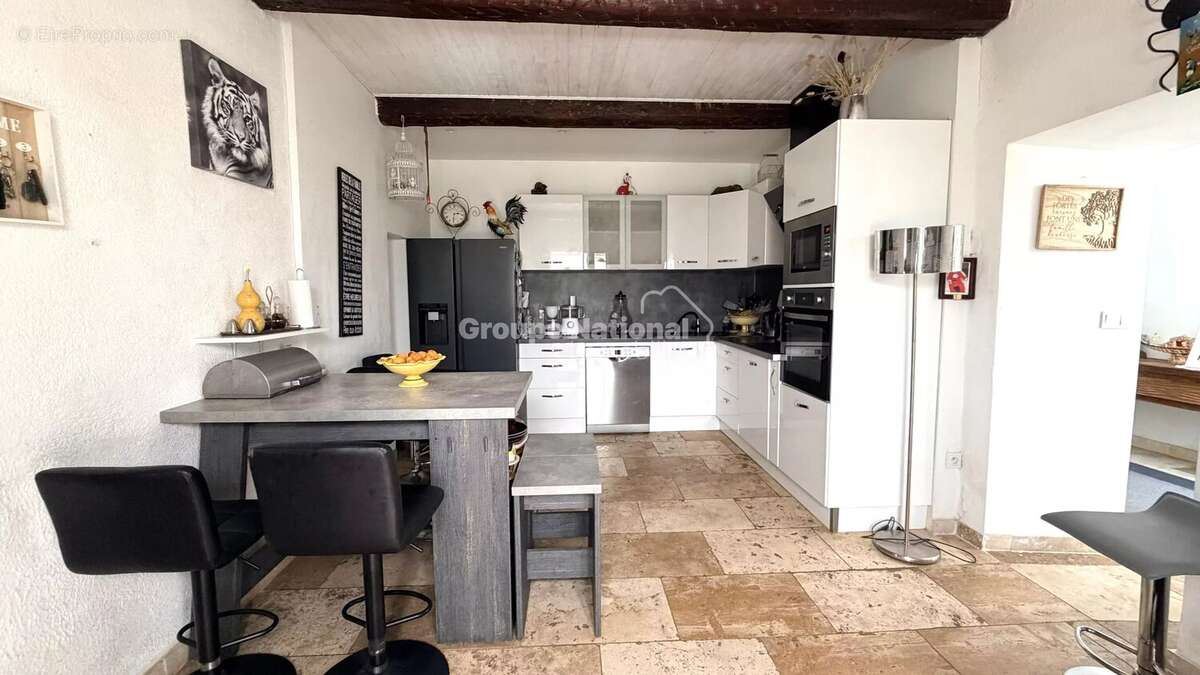 Courthezon - ensemble immobilier de 385 m² en campagne - photo 11
