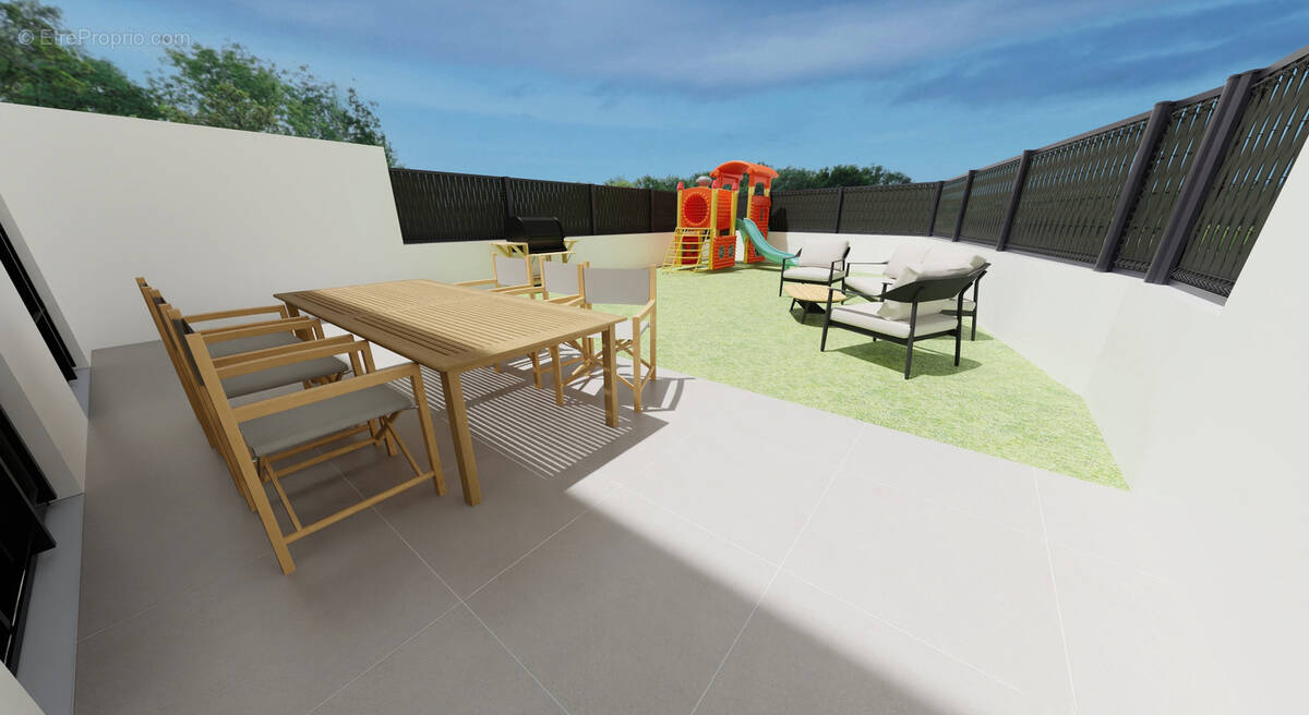 Appartement à ROQUEBRUNE-SUR-ARGENS