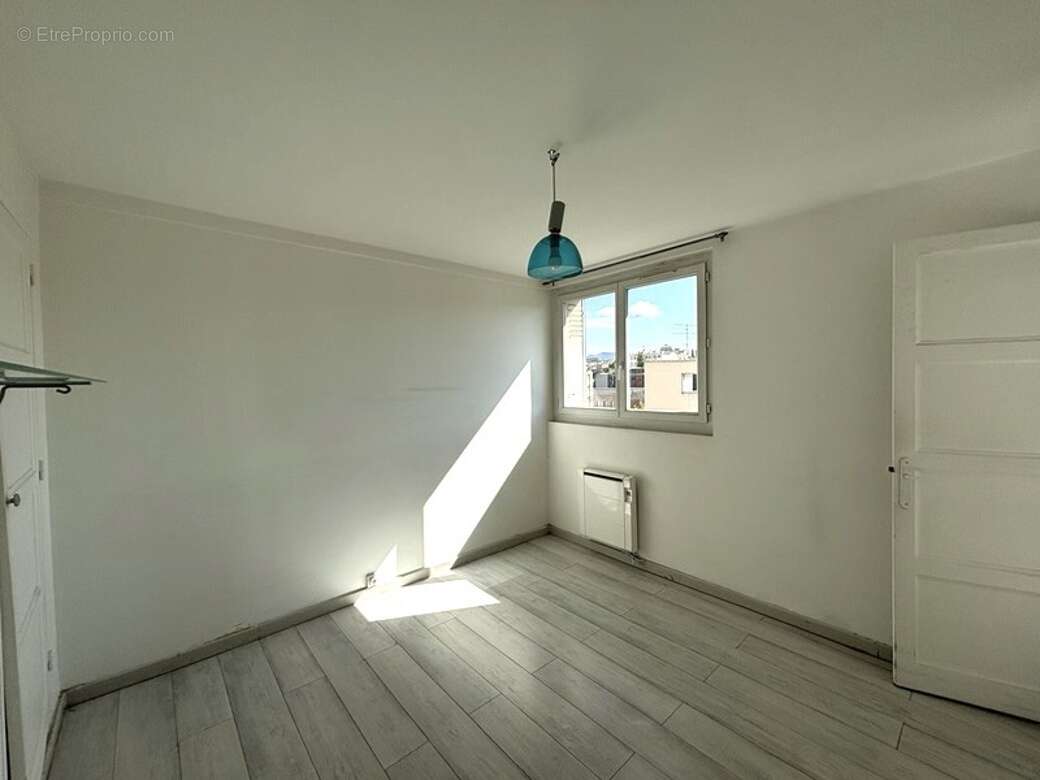 Appartement à MARSEILLE-3E