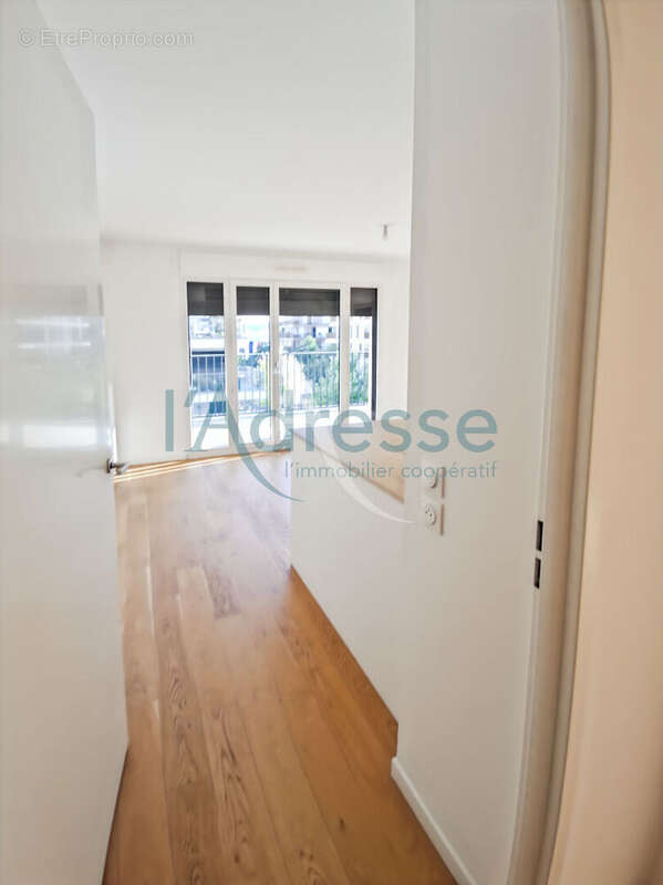 RUEIL-MALMAISON Plateau -belles prestations pour cet appartement S/O - photo 9