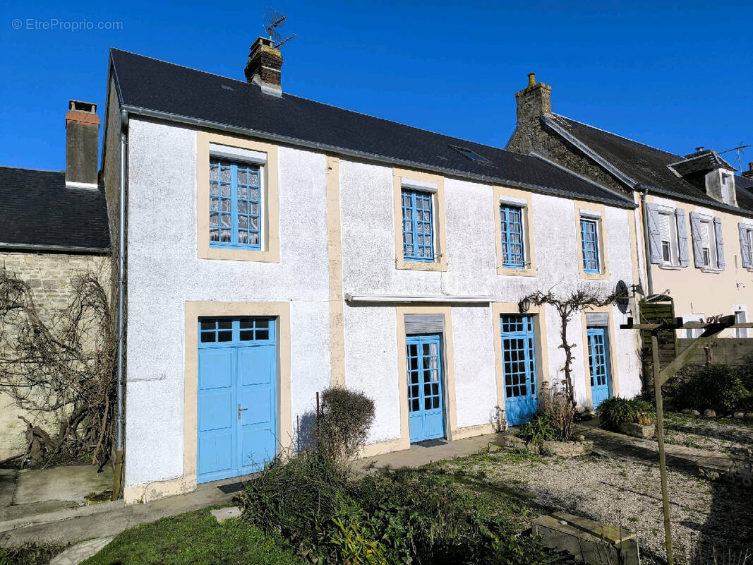 Maison à PORT-EN-BESSIN-HUPPAIN